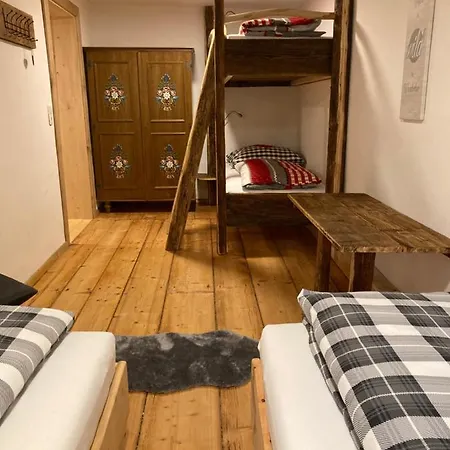 Apartment Bandltroga